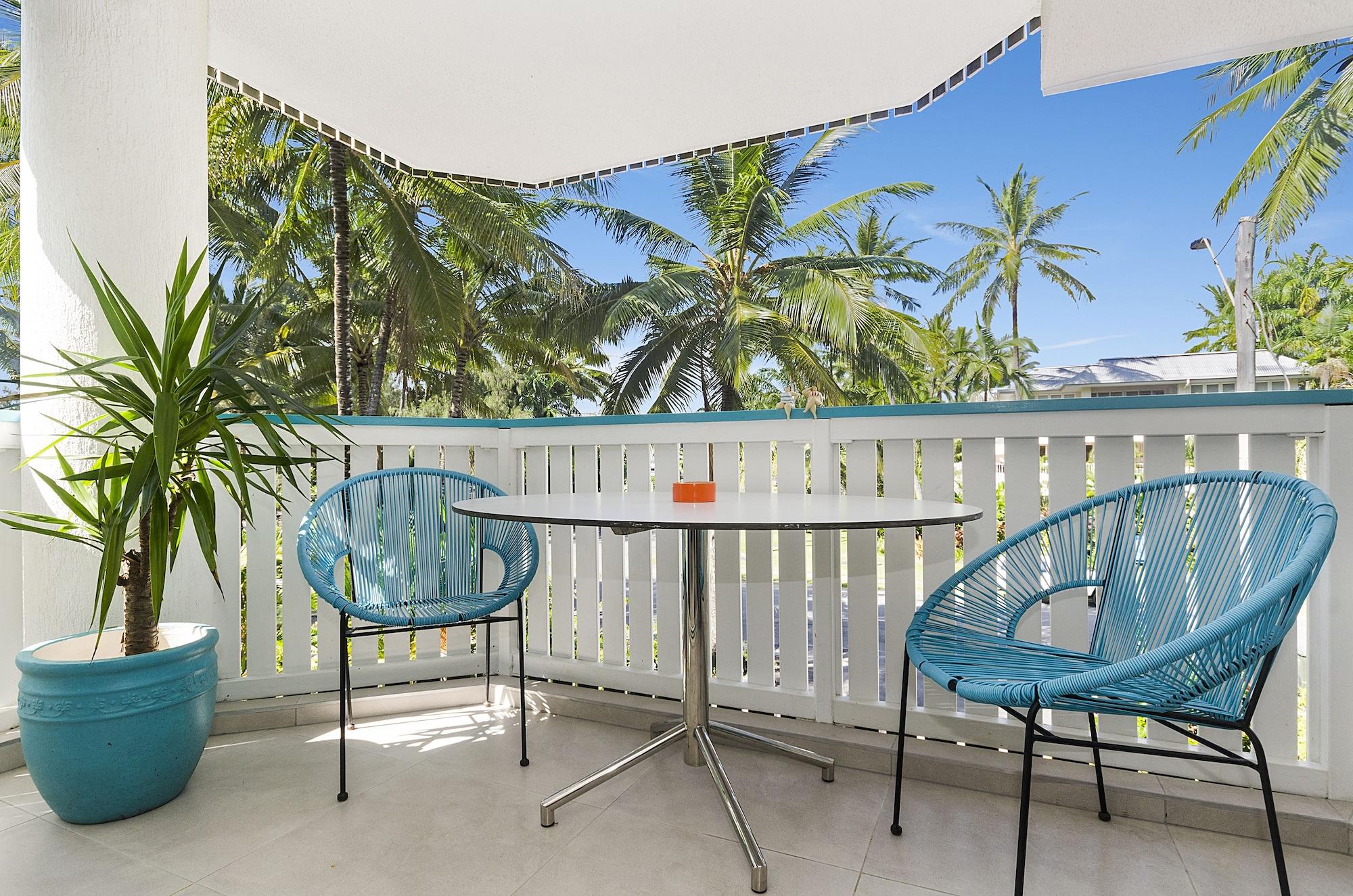 By The Sea Port Douglas Esterno foto