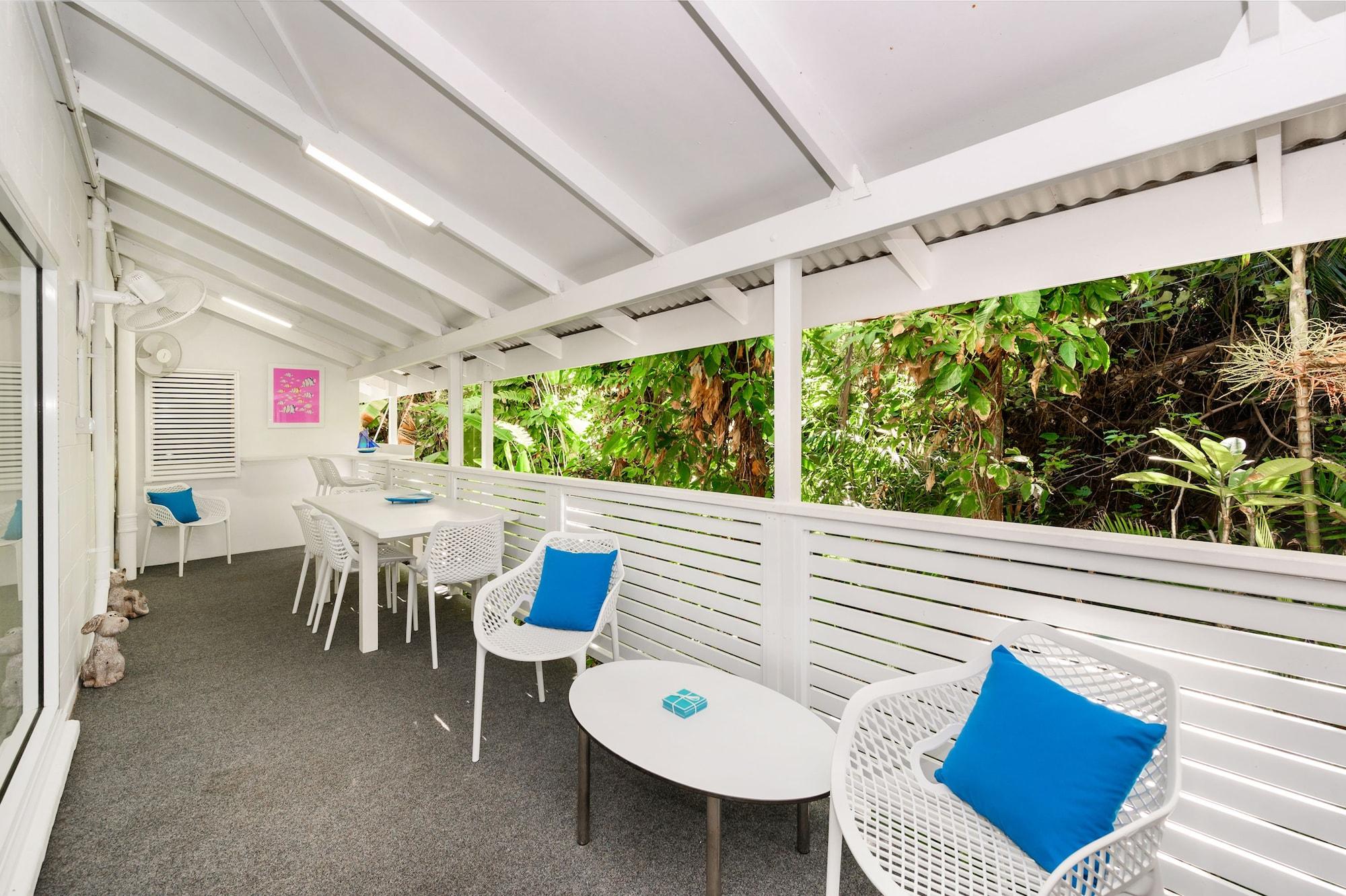 By The Sea Port Douglas Esterno foto